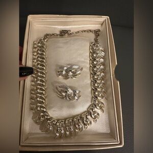 VINTAGE CORO Elegant Silver Jewelry Set